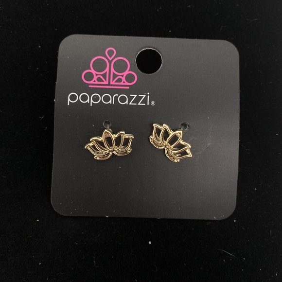 Paparazzi Fashion Jewelry Lotus Pond Gold Tone Post Earrings - Picture 1 of 2